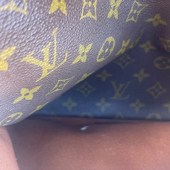 Authentic Louis Vuitton Vintage Monogram Canvas Marceau GM Messenger Bag - Picture 7 of 13